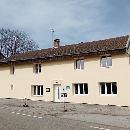 Les P'Tites Pistes Bed & Breakfast Chaux-des-Pres Екстериор снимка
