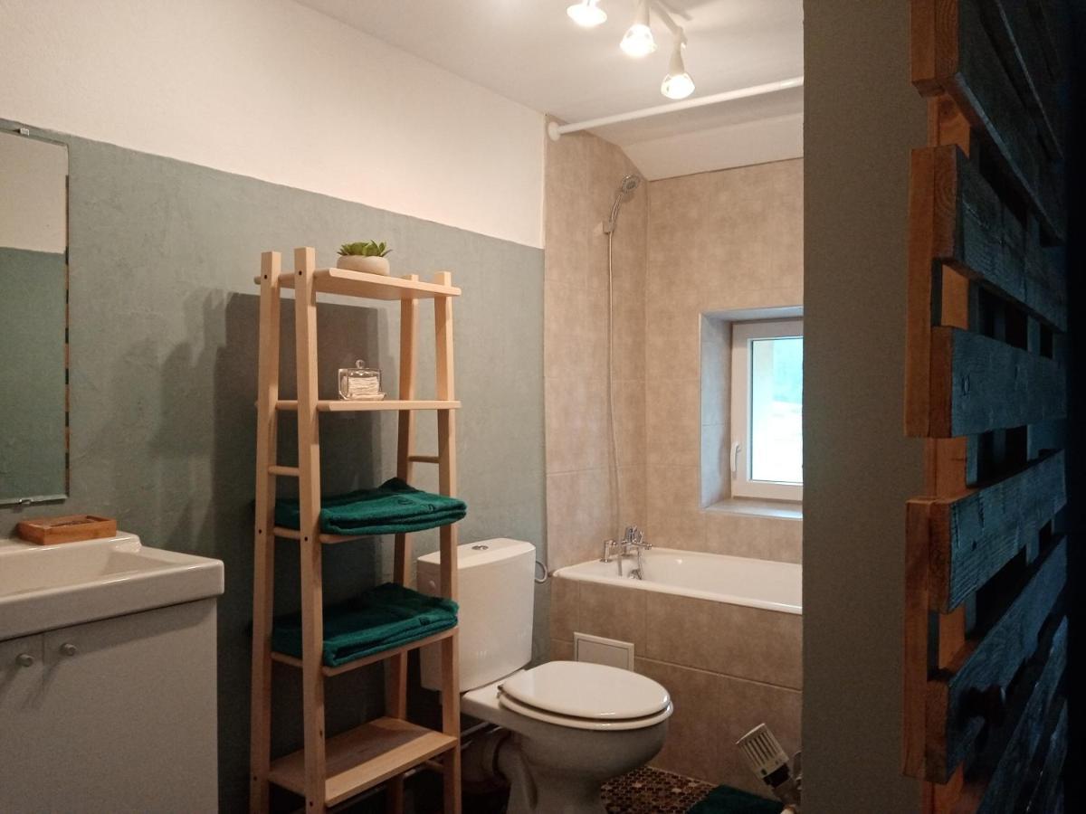 Les P'Tites Pistes Bed & Breakfast Chaux-des-Pres Екстериор снимка