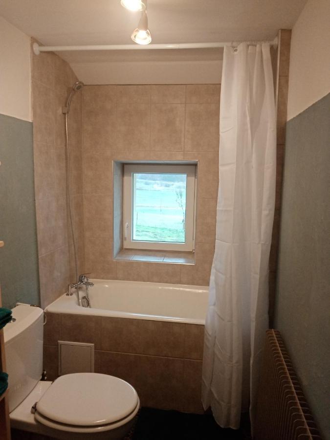 Les P'Tites Pistes Bed & Breakfast Chaux-des-Pres Екстериор снимка